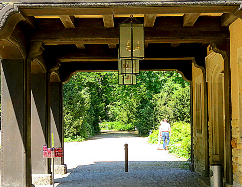 Durchgang am Schloss Cecilienhof