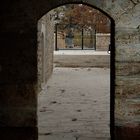 Durchgang zum Innenhof der Moschee in Ilgin