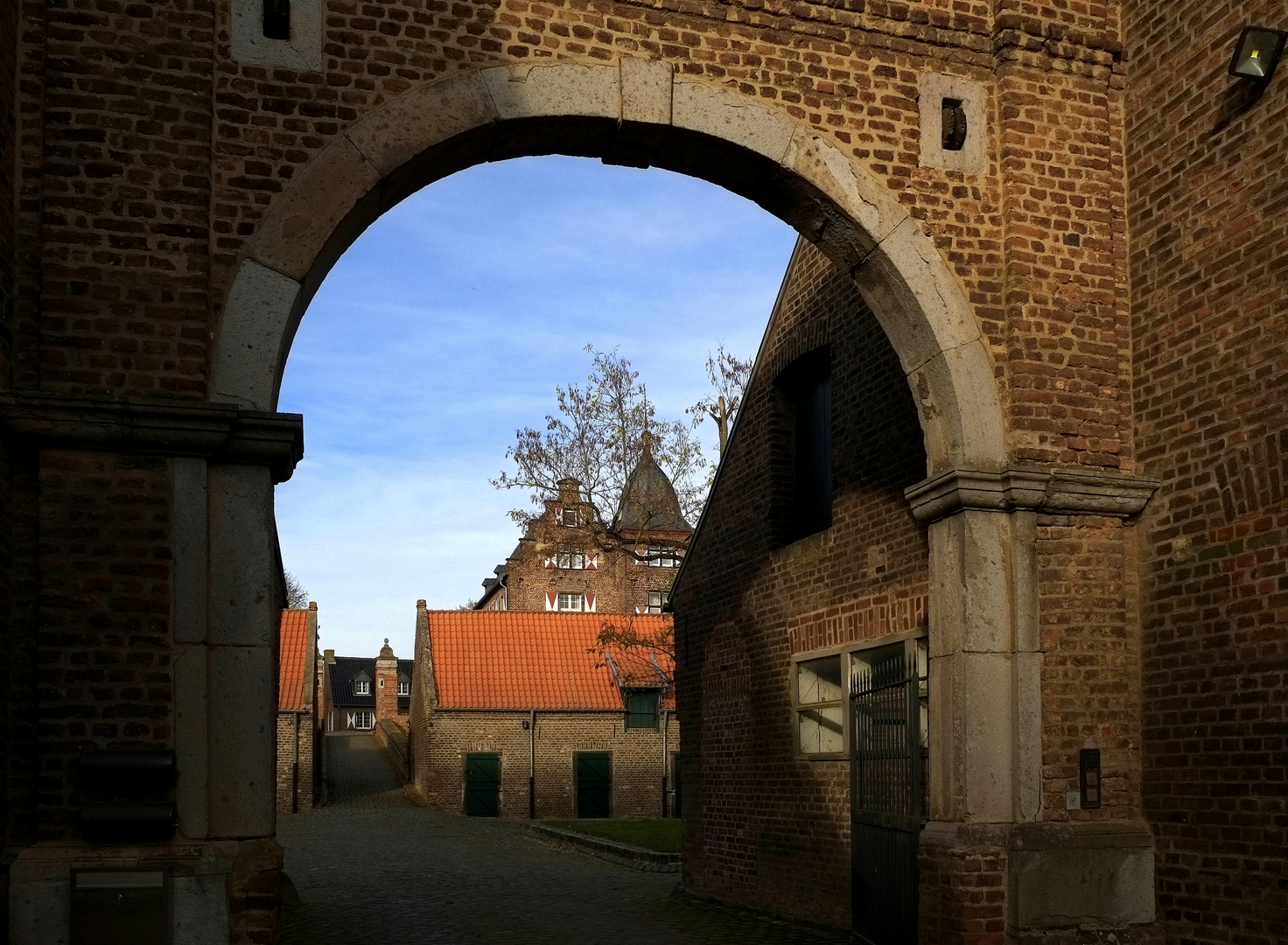 Durchgang zur Burg Kühlseggen