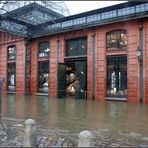 durchgehend geöffnet....für das Hochwasser...die Fischauktionshalle