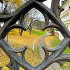 Durchs Brückengeländer am Nabburger Tor