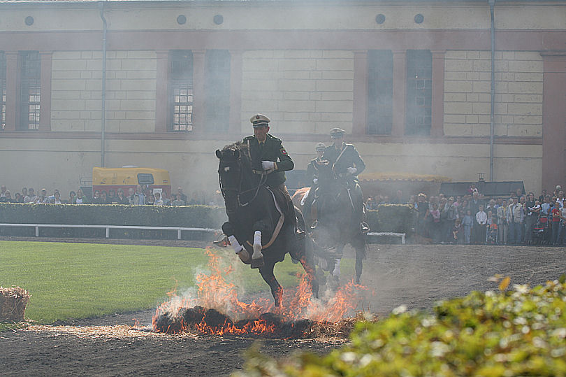 durchs Feuer