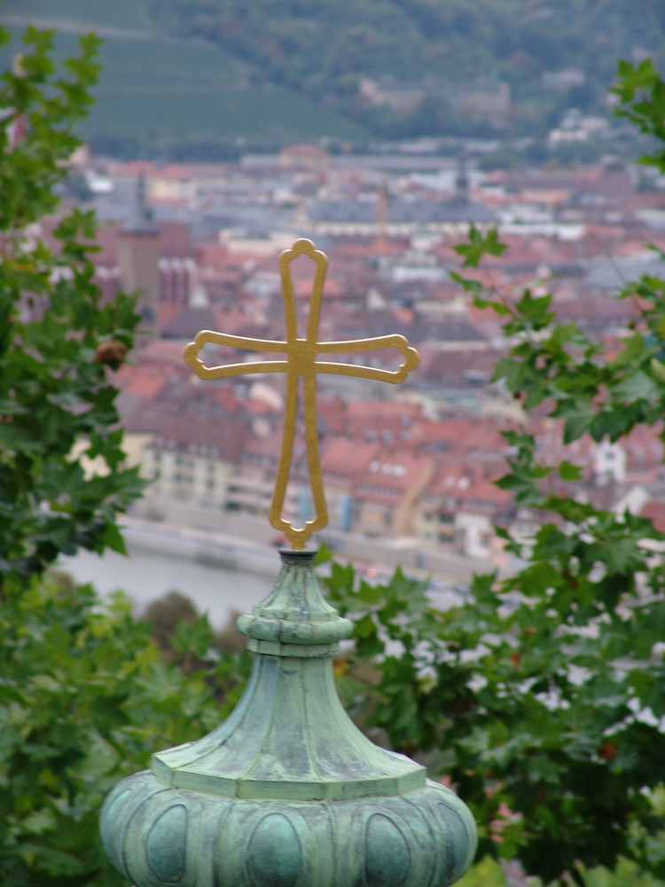 Durchs Kreuz geschaut