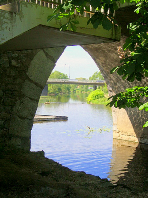 Durchsicht von Brücke zu Brücke !!