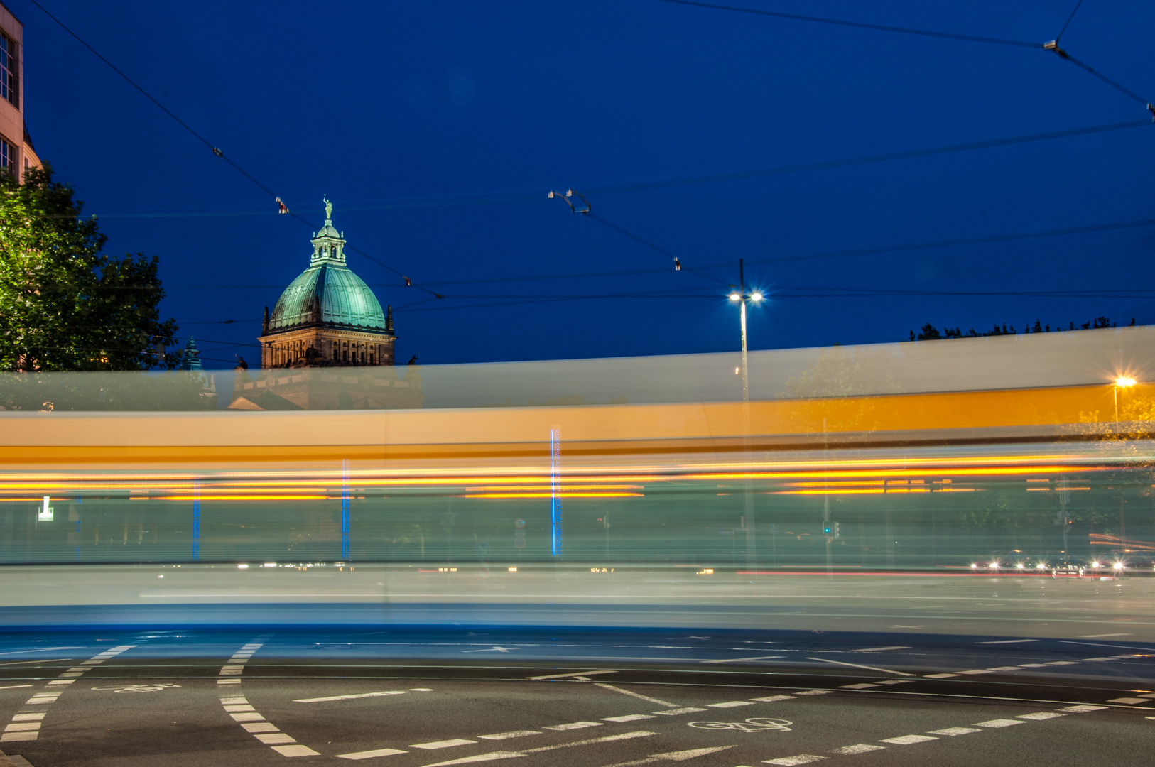 Durchsichtige Straßenbahn