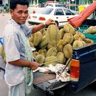 Durianverkäufer in Chiang Mai  -  Thailand