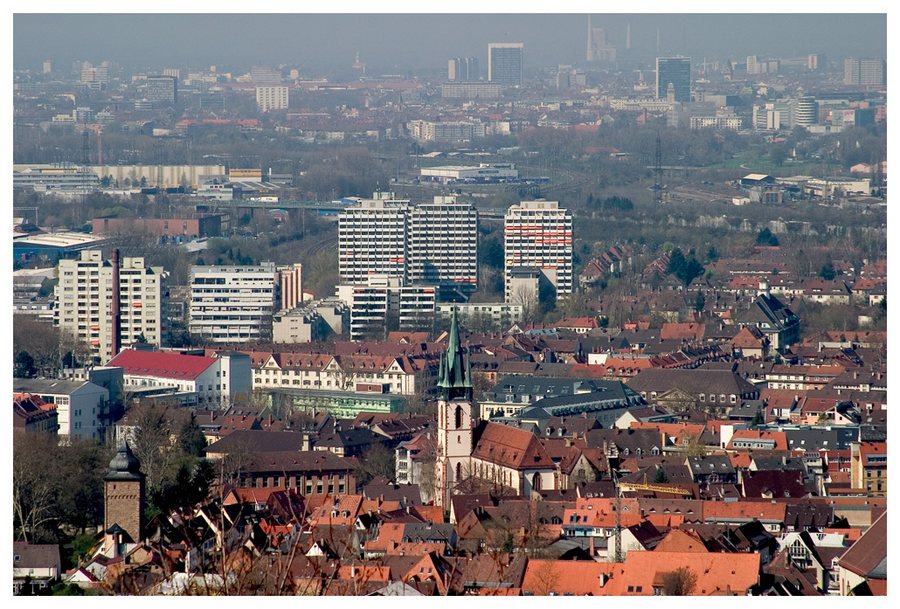 Durlach, im Hintergrund Karlsruhe