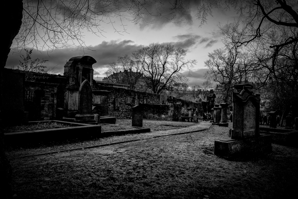 Dusk at Greyfriars and the Ghost Tours Begin.