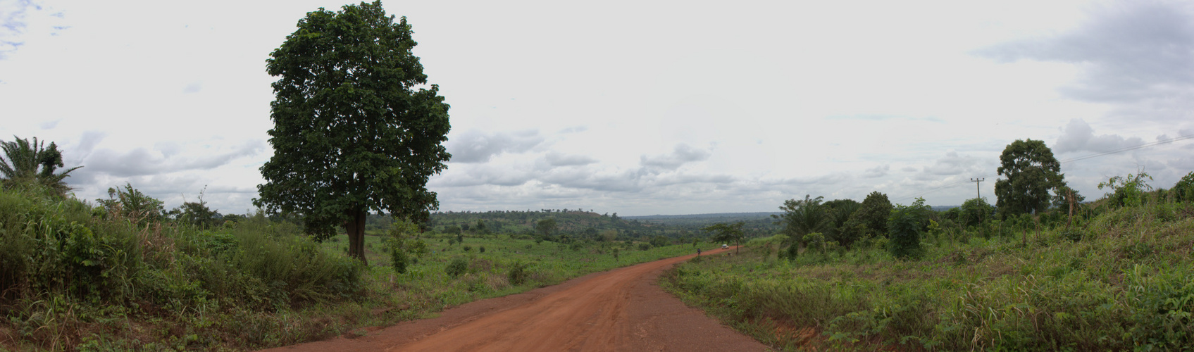 dusty road Ghana 2019