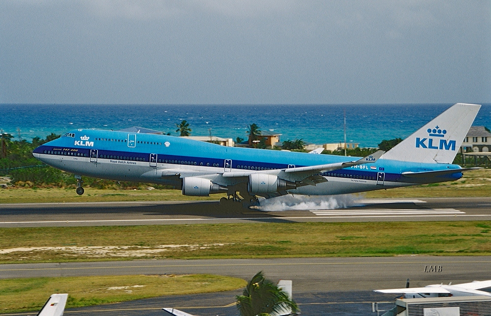 Dutch Caribbean Plane