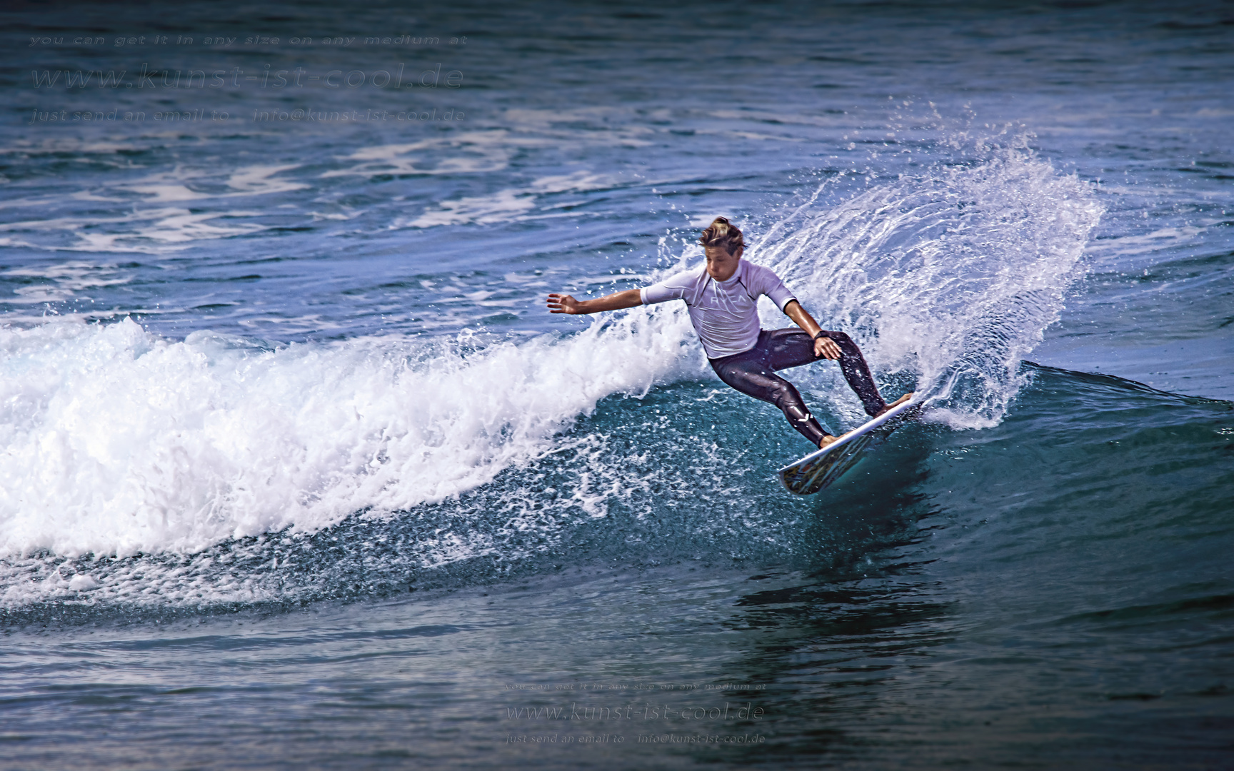 dynamischer Surfer in Biarritz (Ursprung des Surfsports)