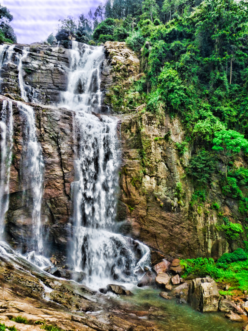 Dynamischer Wasserfall