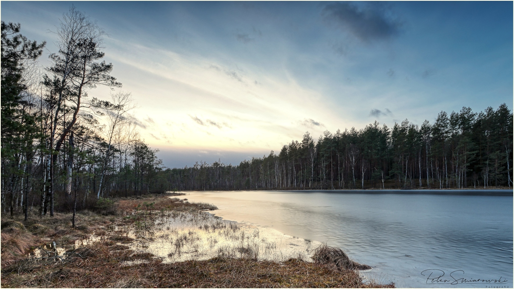 Dystropher See bei Sonnenuntergang