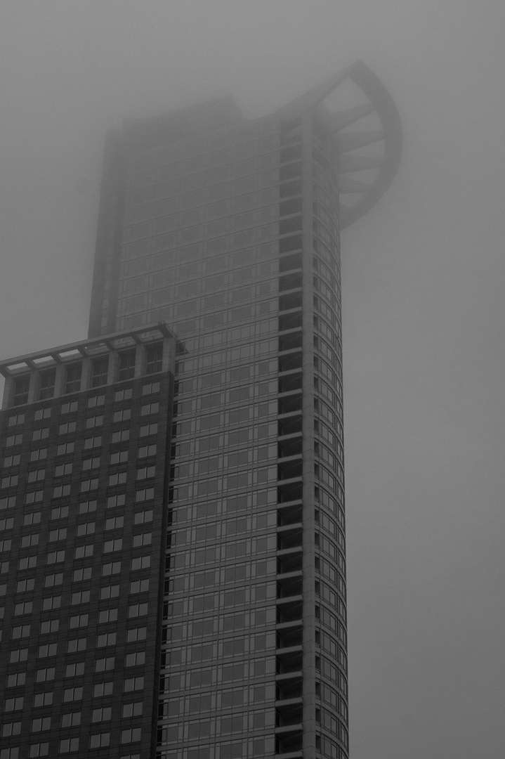 DZ Bank im Nebel