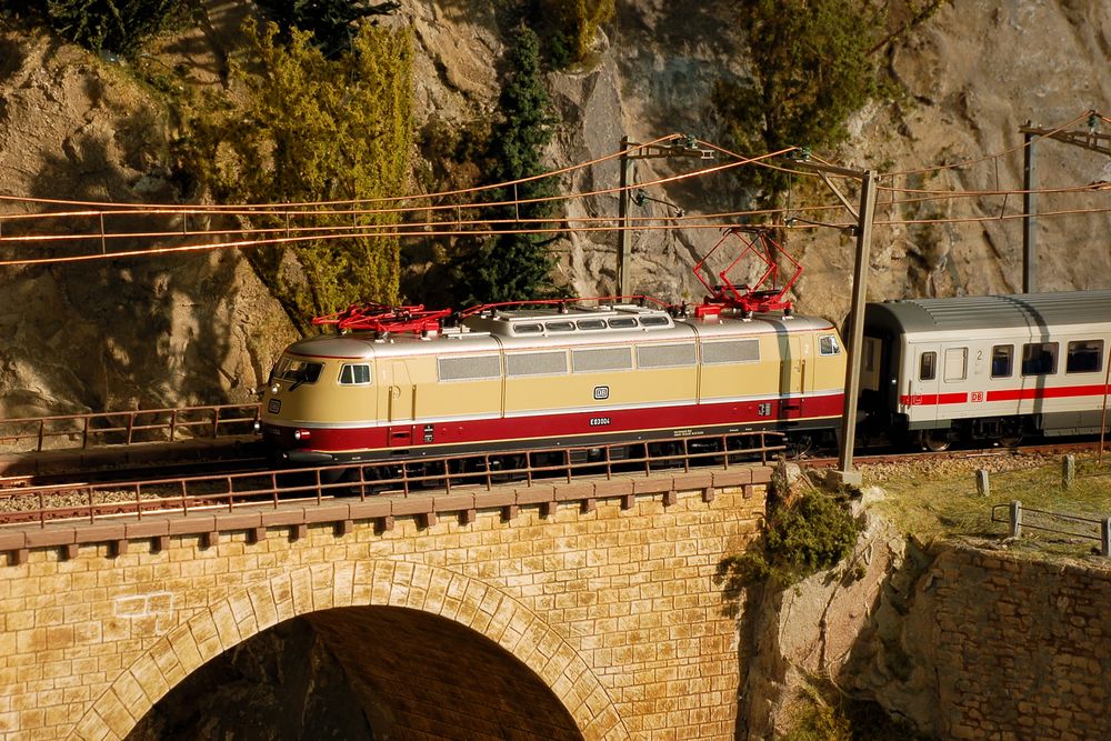 E 03 004 auf der Lötschbergbahn