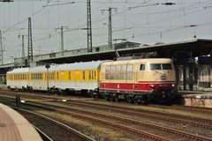 E-103 vor Messzug (Do HBf)