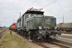 E 94 279