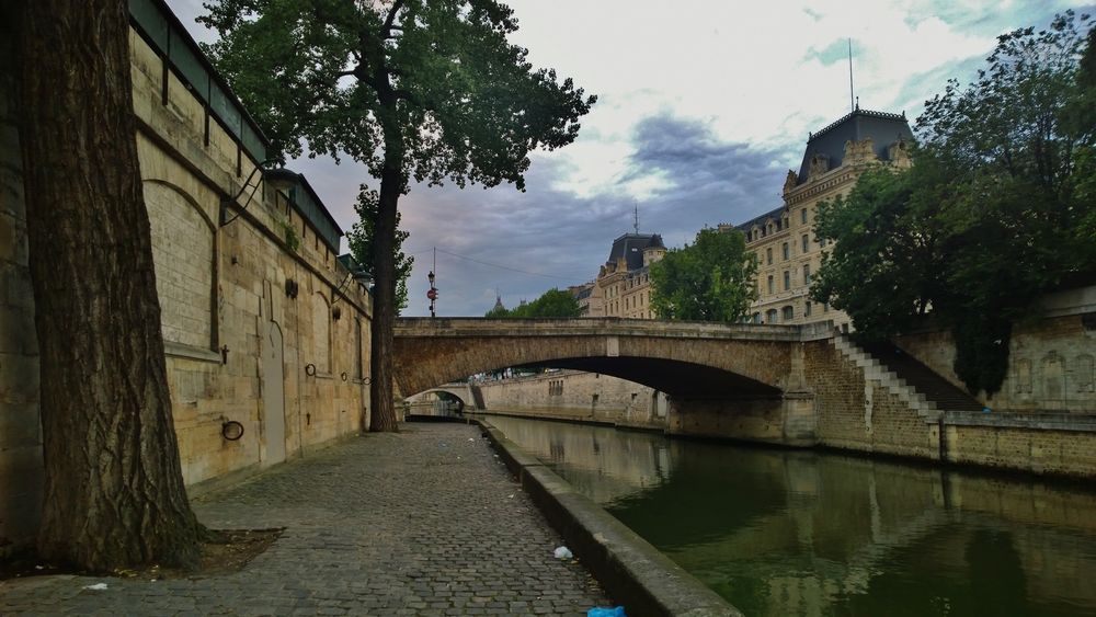 e' ancora presto a Parigi