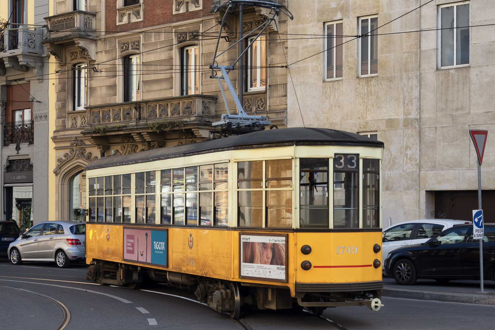 E' arrivato il 33, Milano