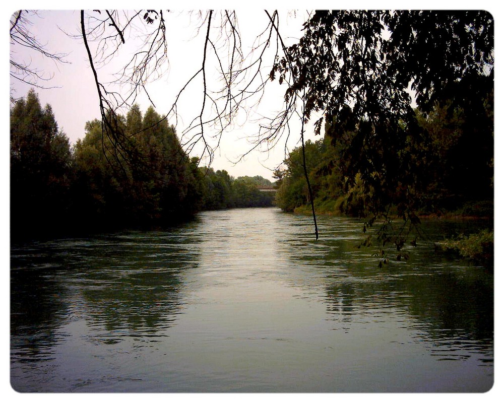 E il fiume scorre solitario