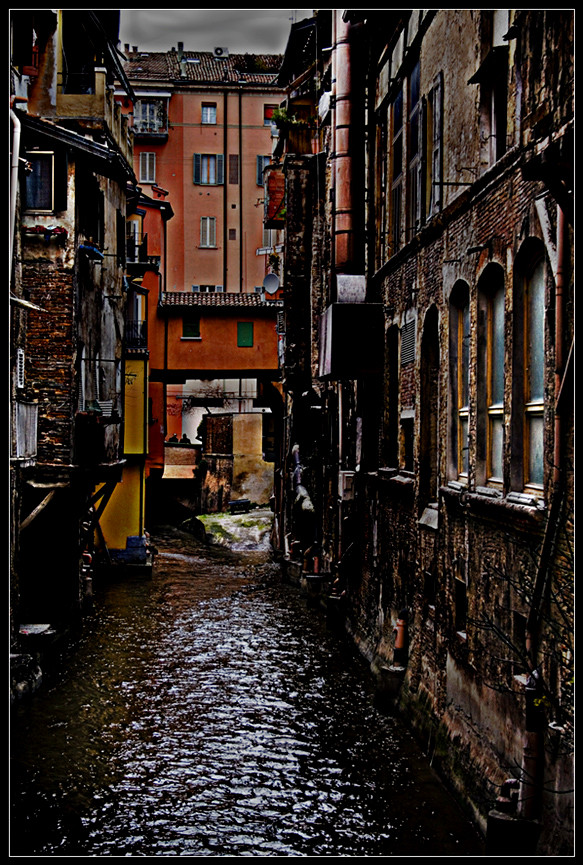 E l'acqua scorre lenta.