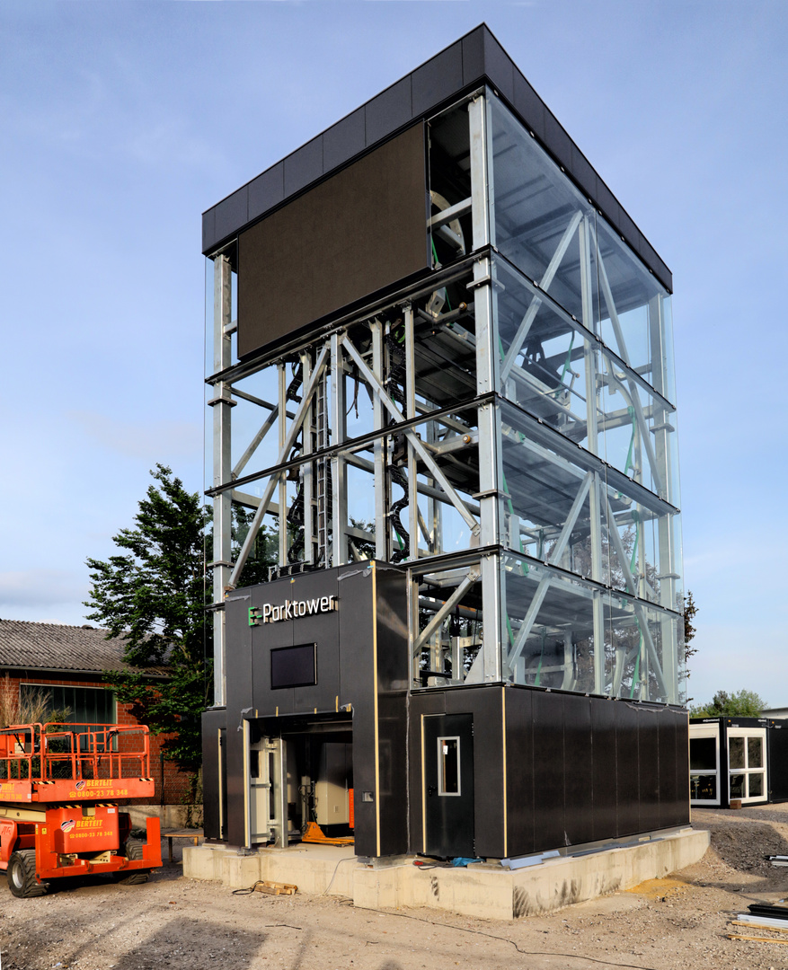 E - Parktower, kurz vor Fertigstellung