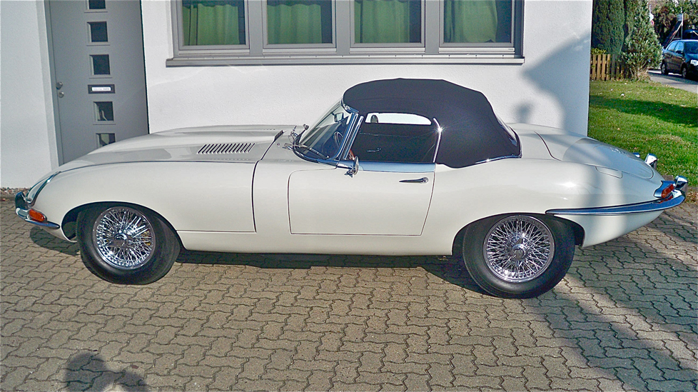 E-Type mit Cabriodach