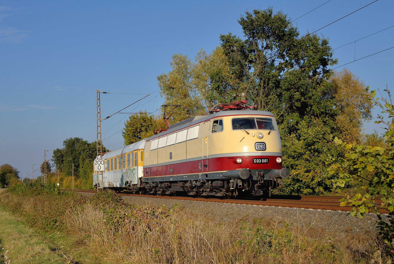 E03 001 am 18.07.18 in Hamm Abzw. Autobahn