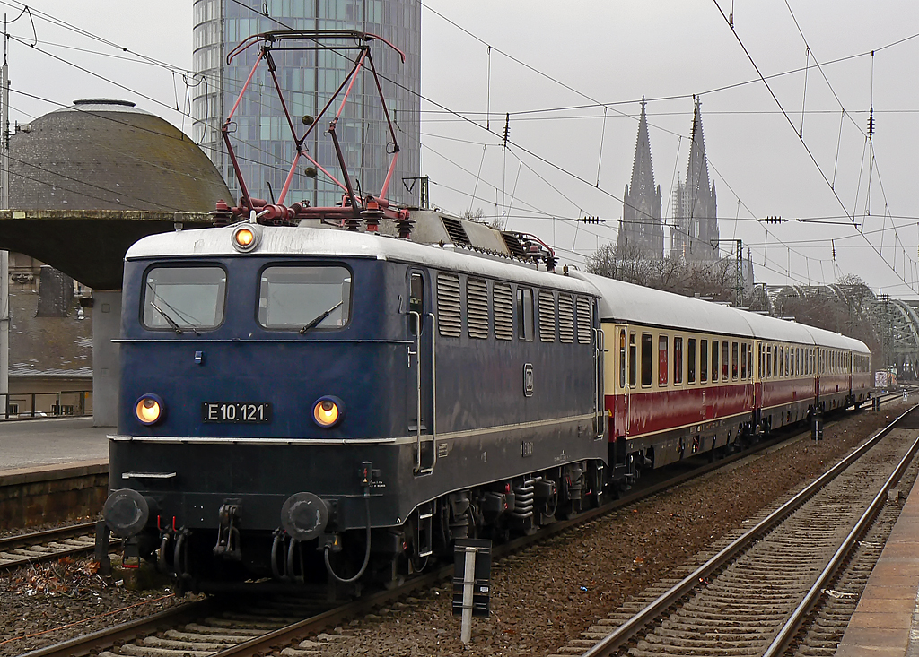 E10 121 in Köln Deutz