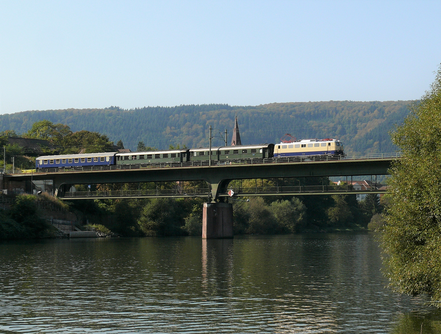 E10 1239 auf Neckarbrücke