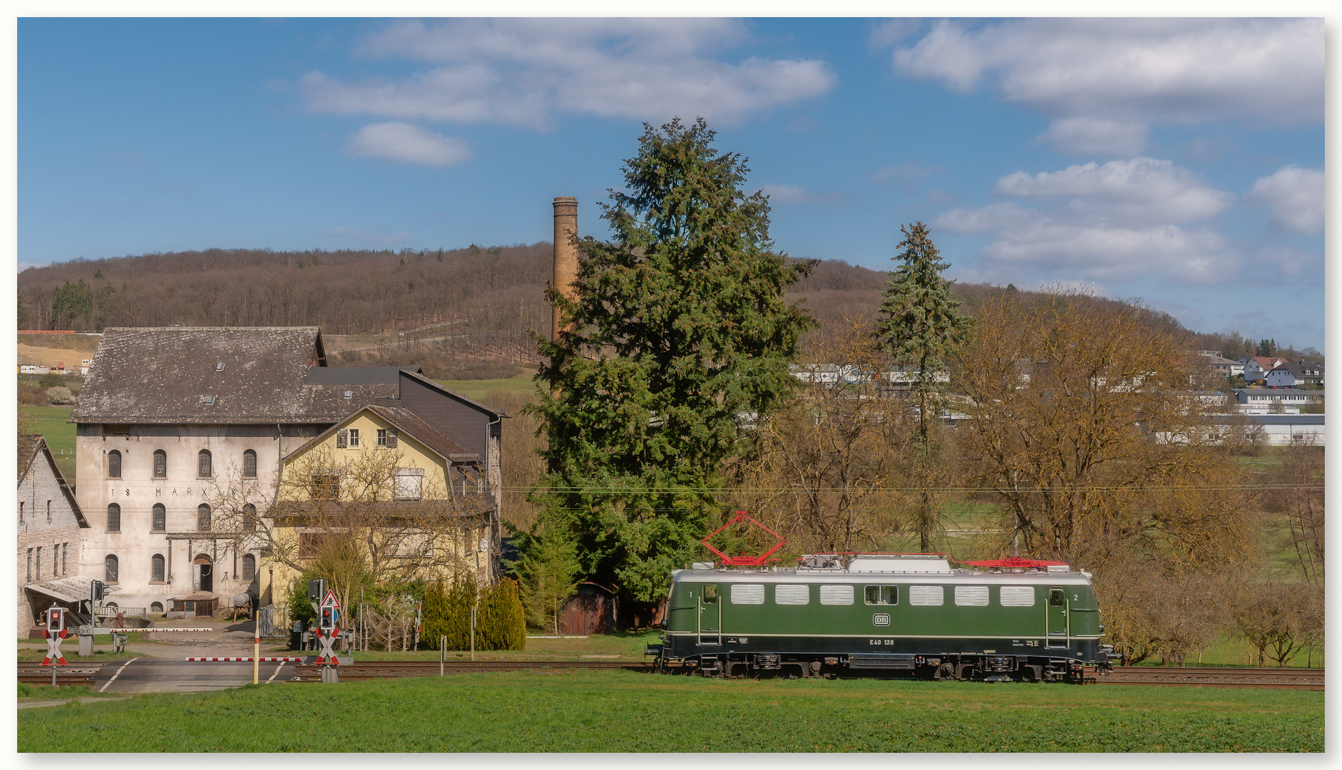 E40 128 an der ehemaligen Marxmühle bei Katzenfurt