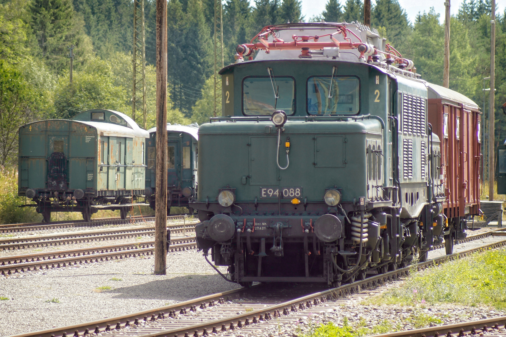 E44088