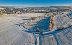 verschneites dorf am hang von Simbelmyne