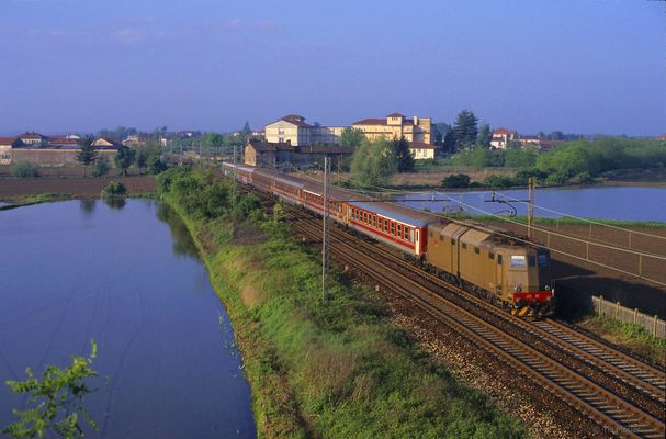 E636 167 passiert Sartirana