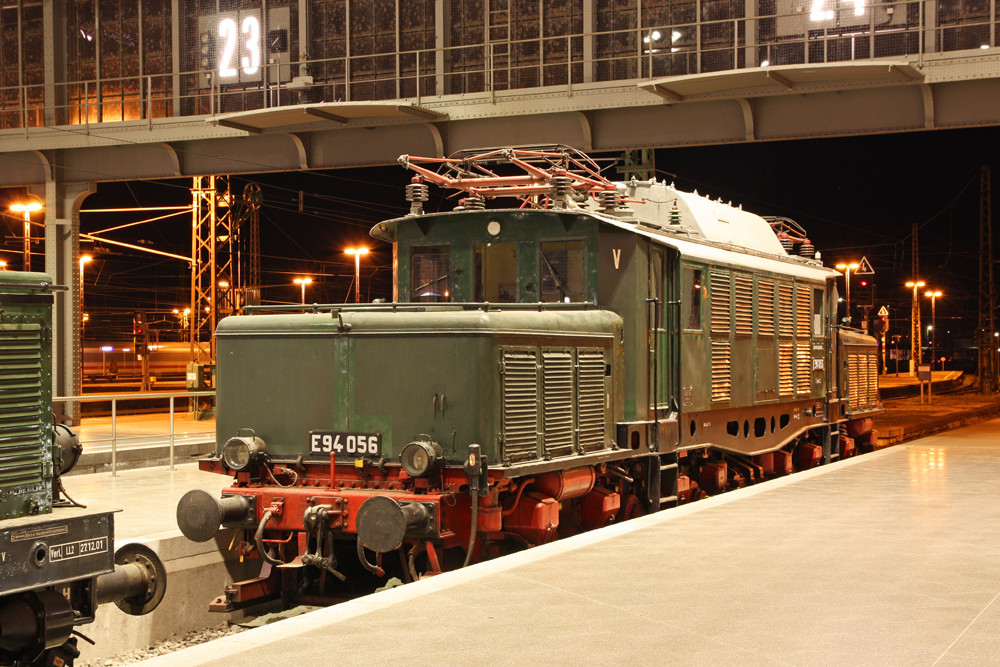 E94 056 am Museumsgleis in Leipzig Hbf.