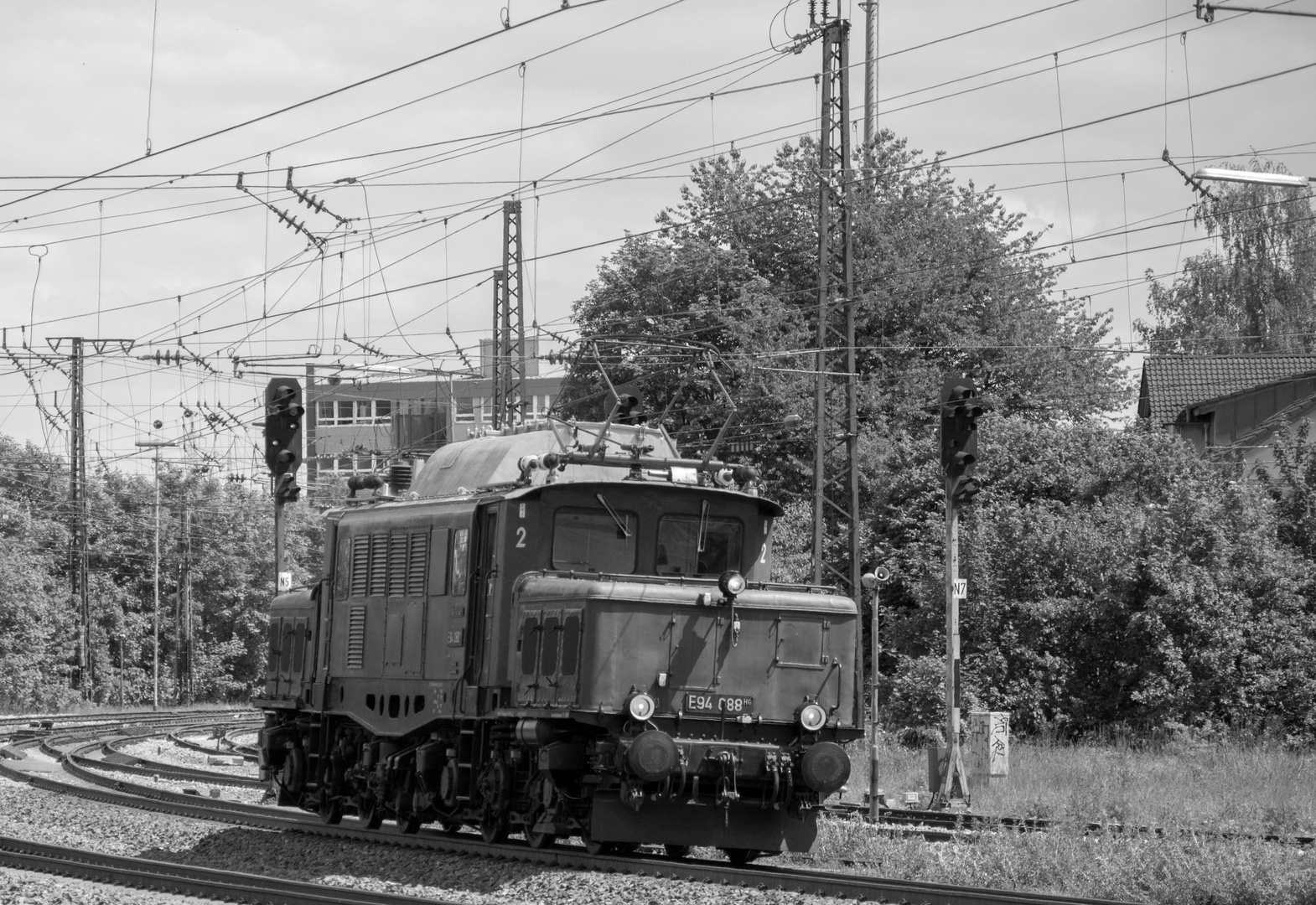 E94 088 in Bretten s/w