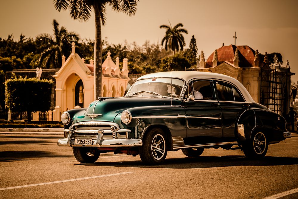 Oldtimer am Colon Friedhof von Gerhard Kieninger 