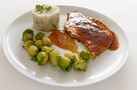 Putenschnitzel mit Reis und Rosenkohl von Ingo dreiundsechzig