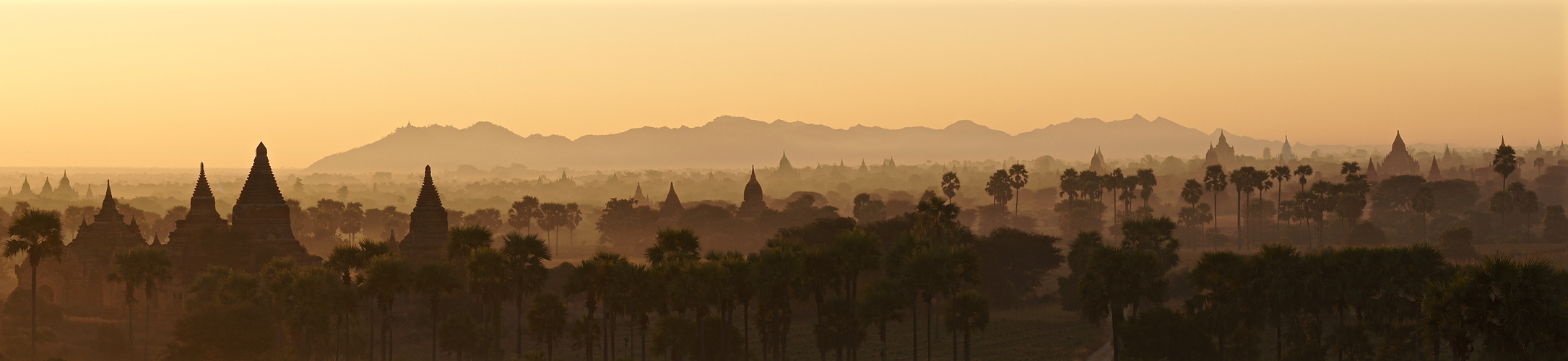 early morning bagan...