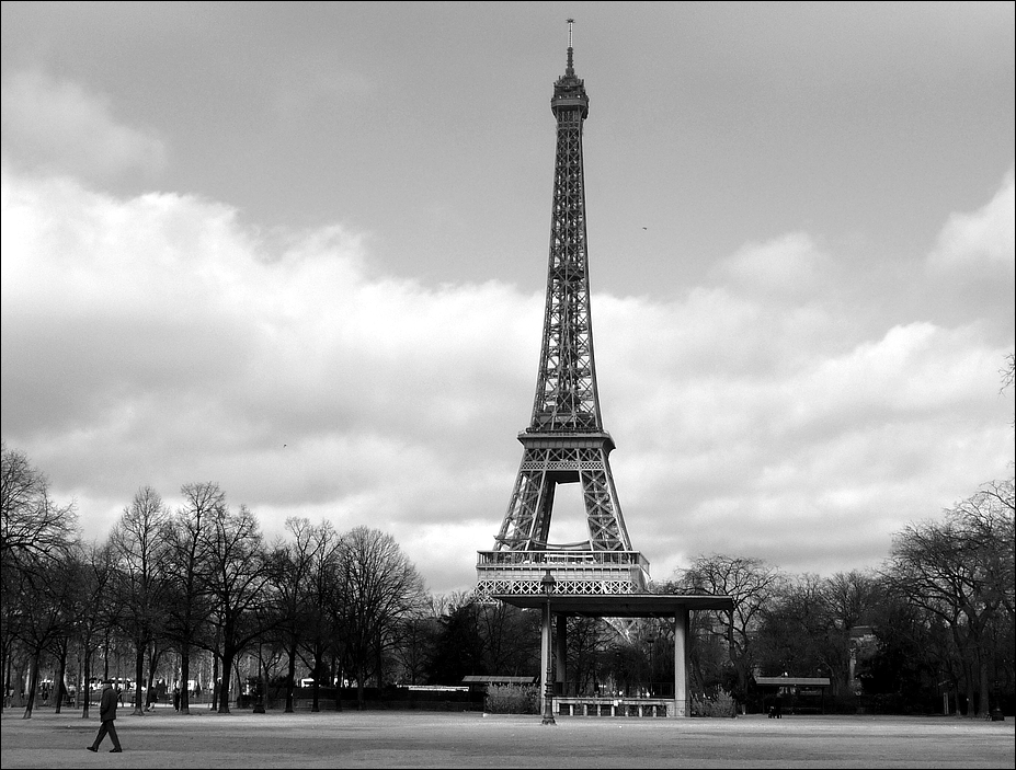 Early morning, Eiffel Tower