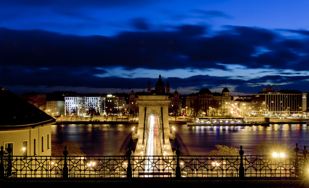 Early morning view with Chain Bridge and Danube river