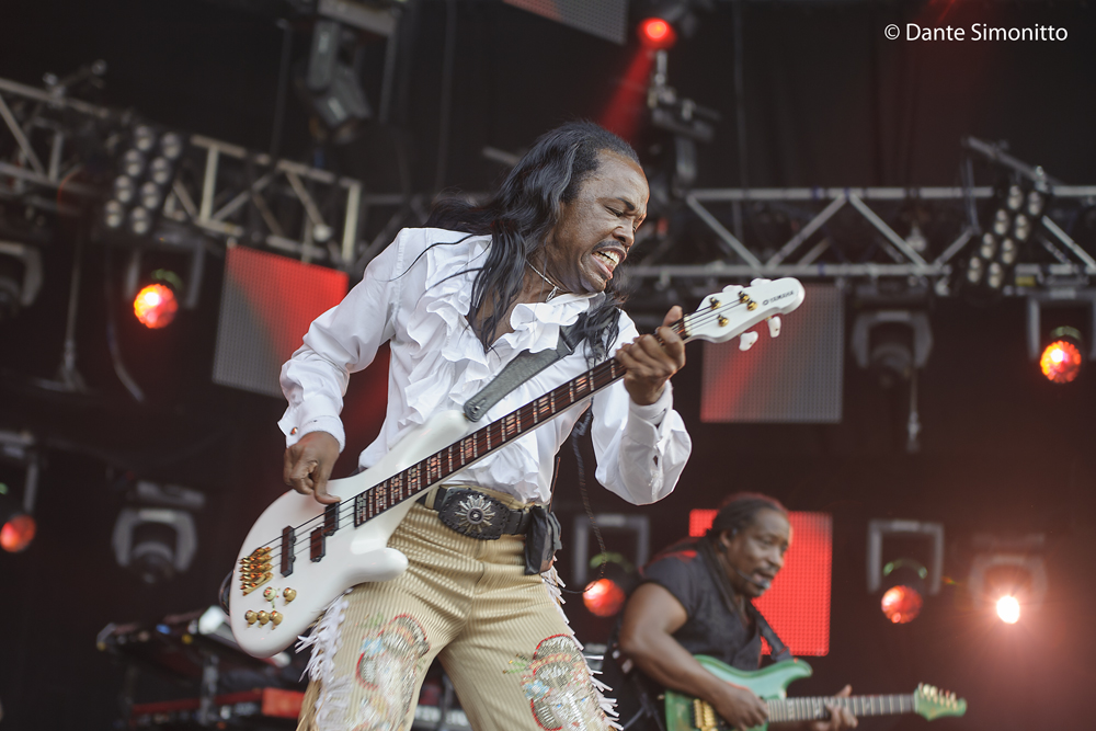 Earth Wind and Fire Live at Sunset ZH 2013-2