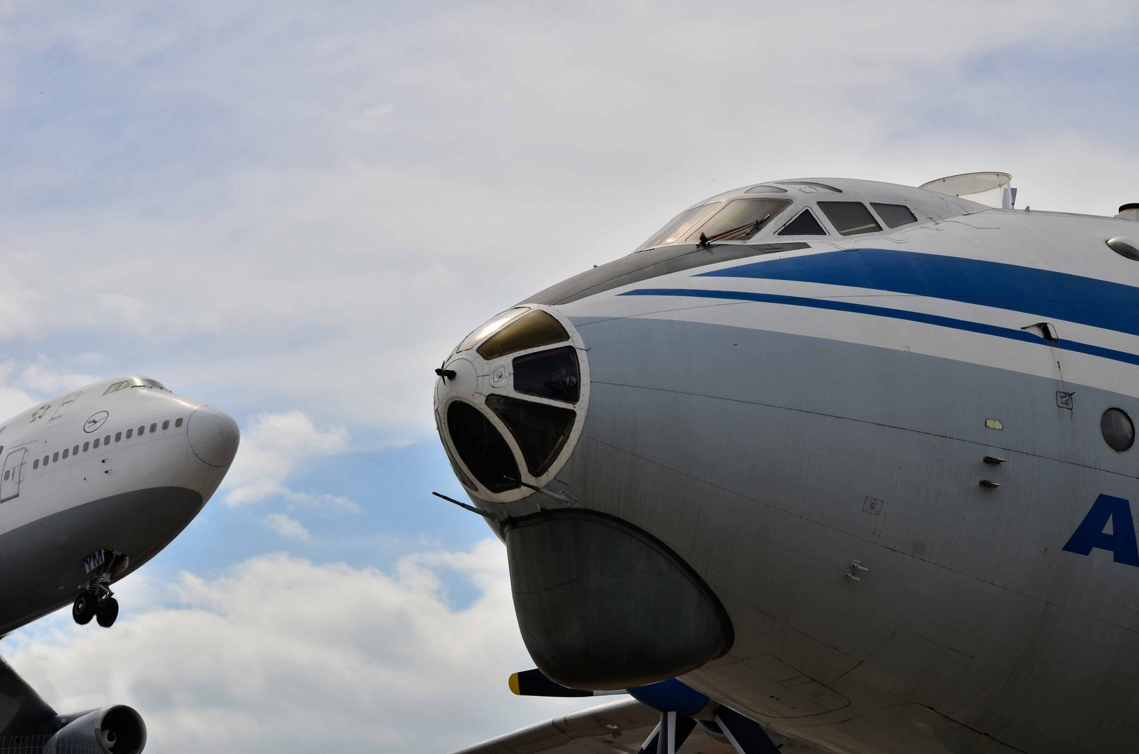 East meets west Boing 747 vs Antonov AN 22
