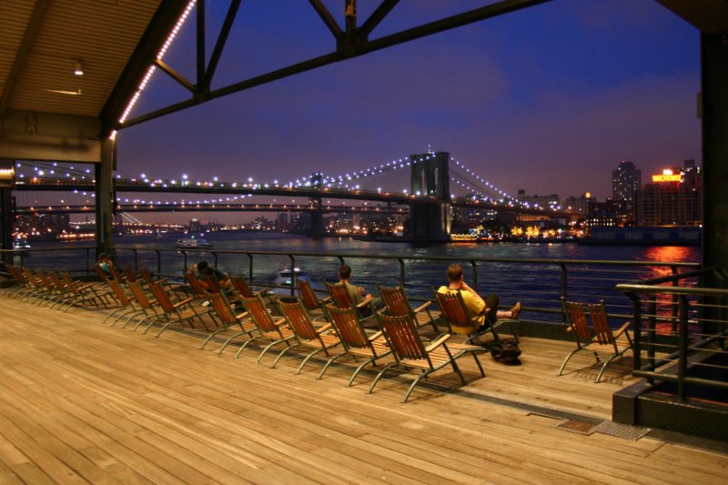 East River und Brooklyn Bridge