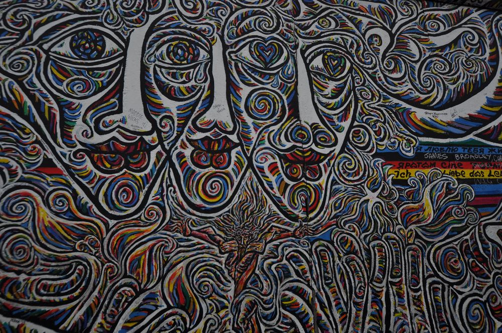 East Side Gallery ..