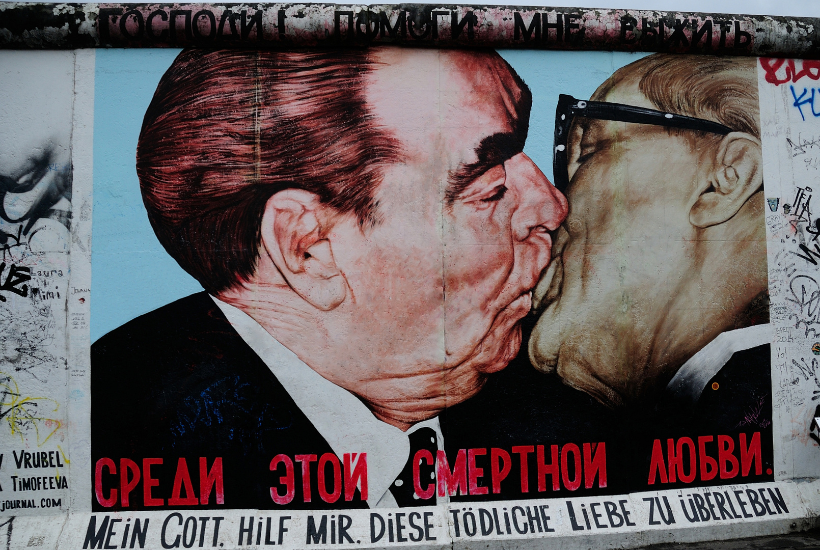East Side Gallery Berlin, Sozialistischer Bruderkuss zwischen Breschnew und Honecker