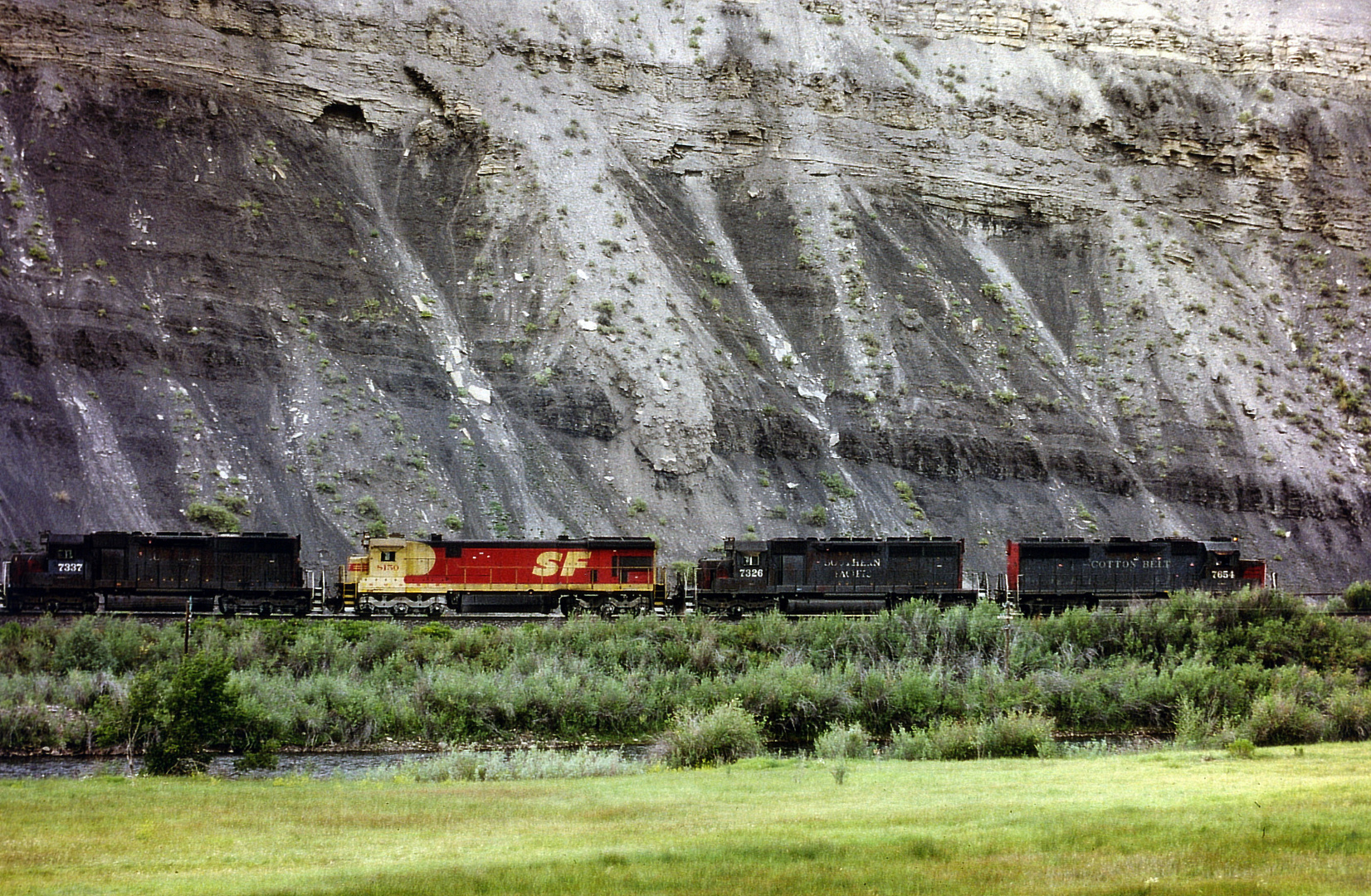 Eastbound Freight Train von Southern Pacific on its way from Price to Grand Junction...