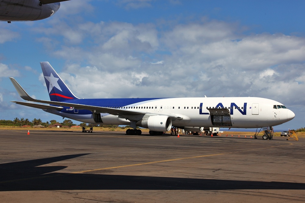 Easter Island Plane / Avión de Isla de Pascuas