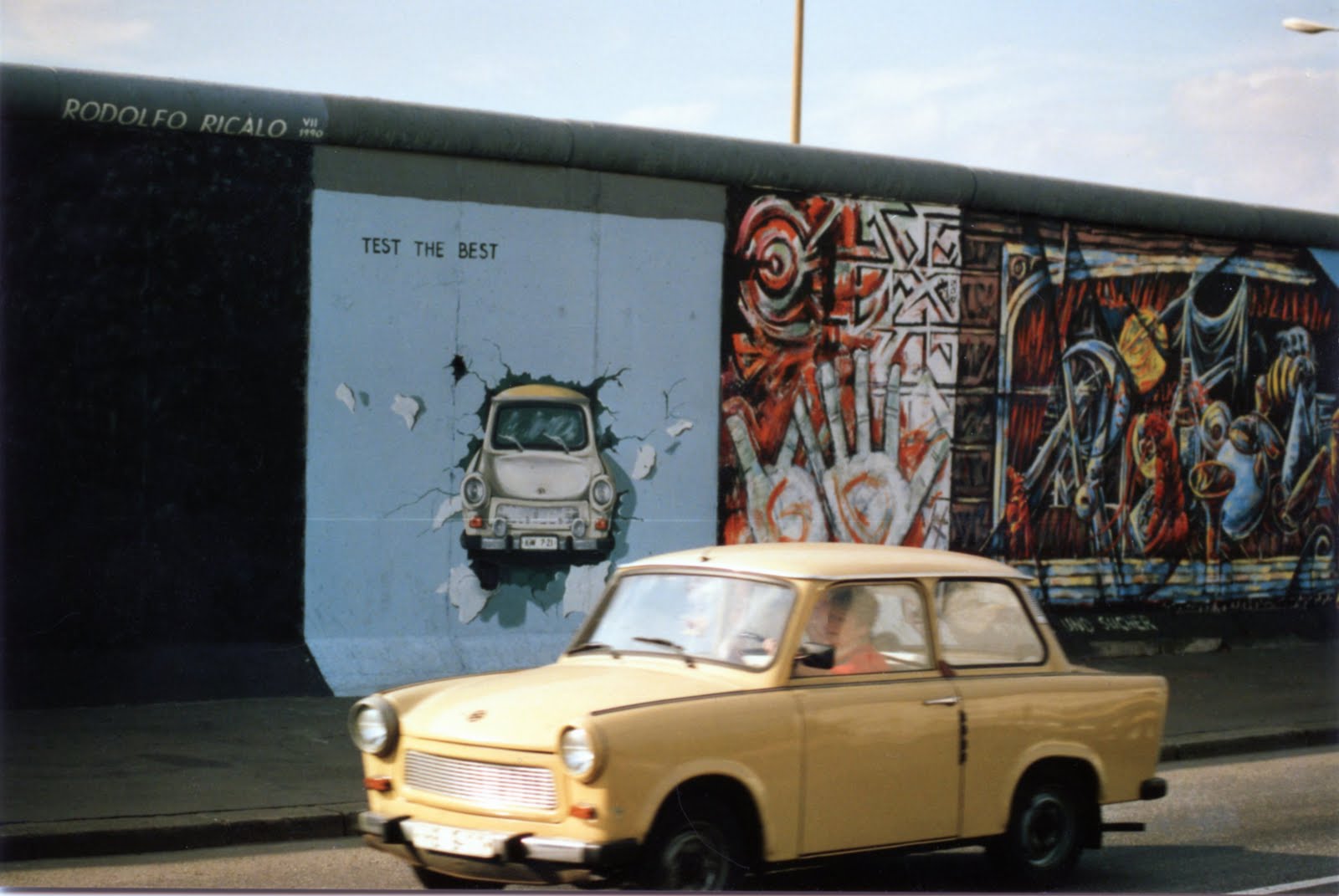 Eastside gallery Berlin 1990