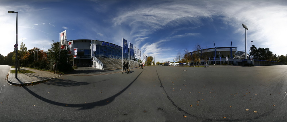 Easy Credit Stadion und Allianz Arena in Nürnberg